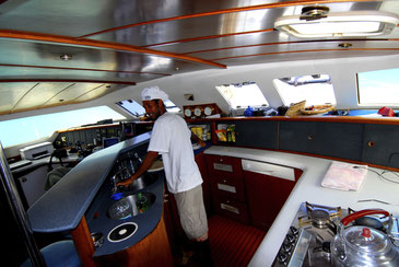Catamaran Turquoise, vue de la cuisine